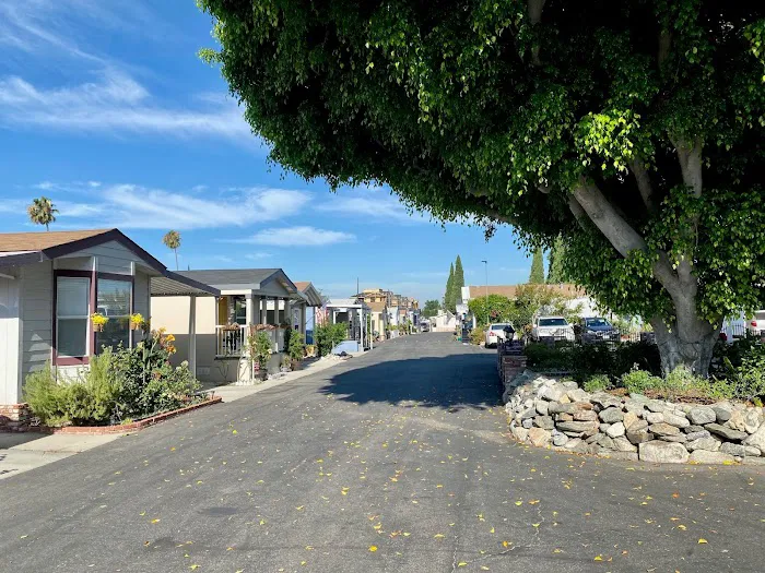 Whittier East Mobile Home Park Picture 10