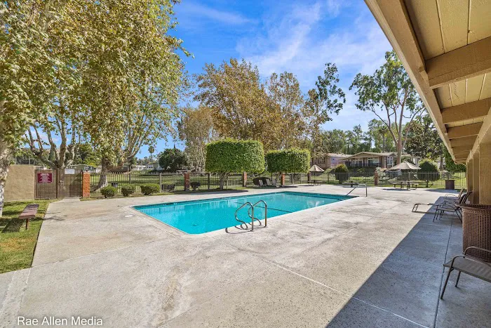 Covina Hills Mobile Home Community Picture 2