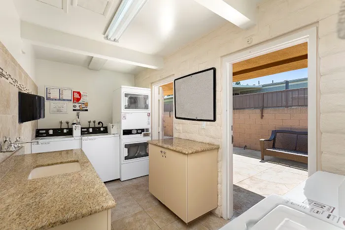 Holiday Mobile Home Estates Picture 7