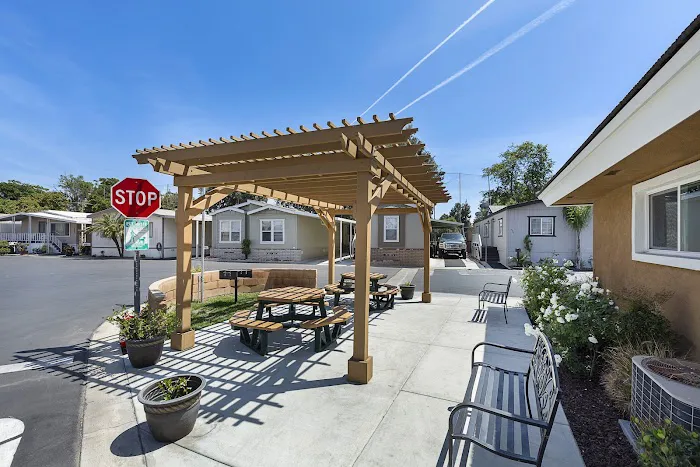 Holiday Mobile Home Estates Picture 10