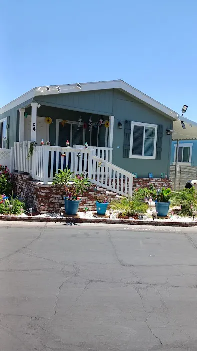 Buena Park Manor Picture 7