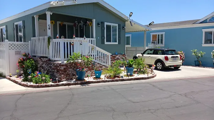 Buena Park Manor Picture 4