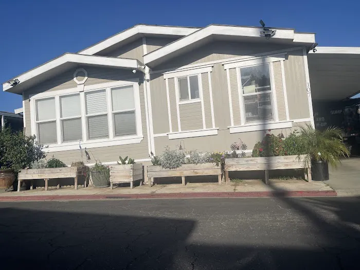 Bravo Mobile Home Park Picture 2