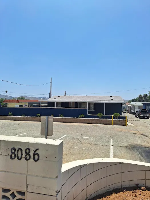 Jurupa hills mobile home park Picture 6