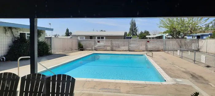 Villa Montclair Mobilehome Park Picture 3
