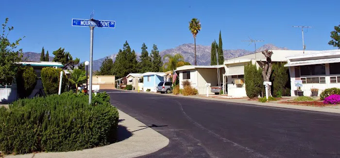 Villa Montclair Mobilehome Park Picture 5