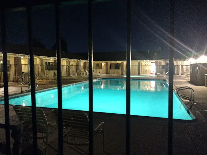 Fernwood Mobile Home Park Picture 4