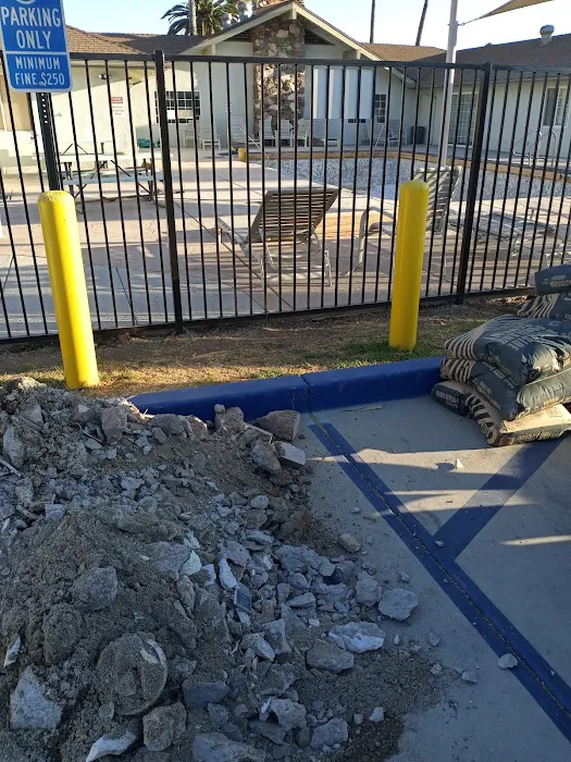 Royal Palms Mobile Home Park Picture 10