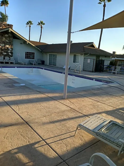 Royal Palms Mobile Home Park Picture 7