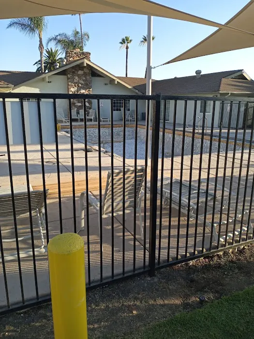 Royal Palms Mobile Home Park Picture 6