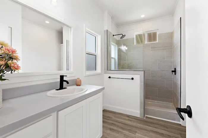 Kings Way Gardens Mobile Home Park Picture 1