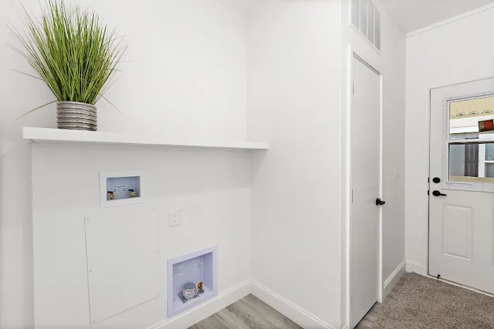 Kings Way Gardens Mobile Home Park Picture 8