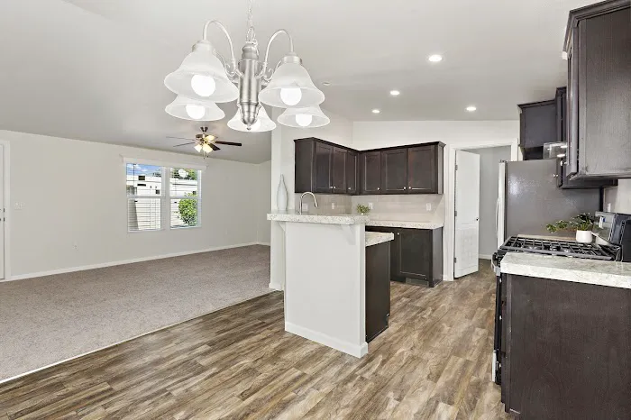 Kings Way Gardens Mobile Home Park Picture 3