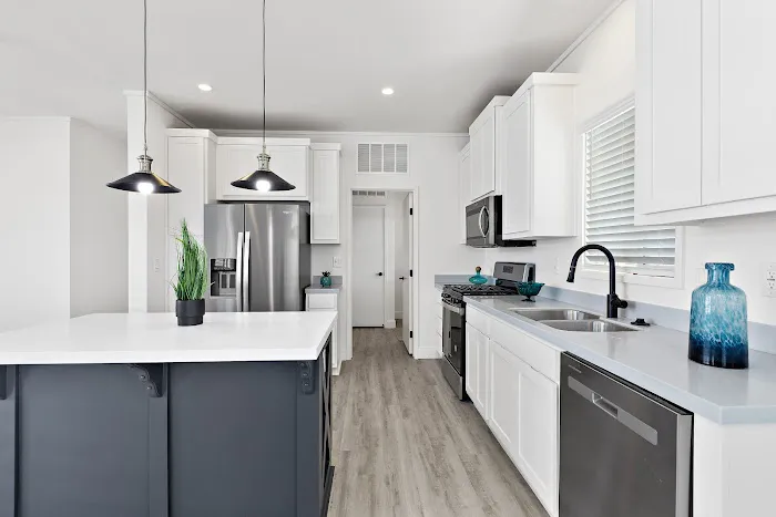 Kings Way Gardens Mobile Home Park Picture 10