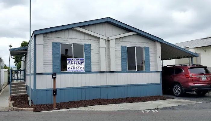 Starlite Mobile Estates Picture 2