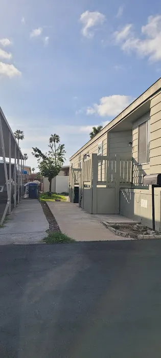 Lincoln Center Mobile Home Park Picture 1
