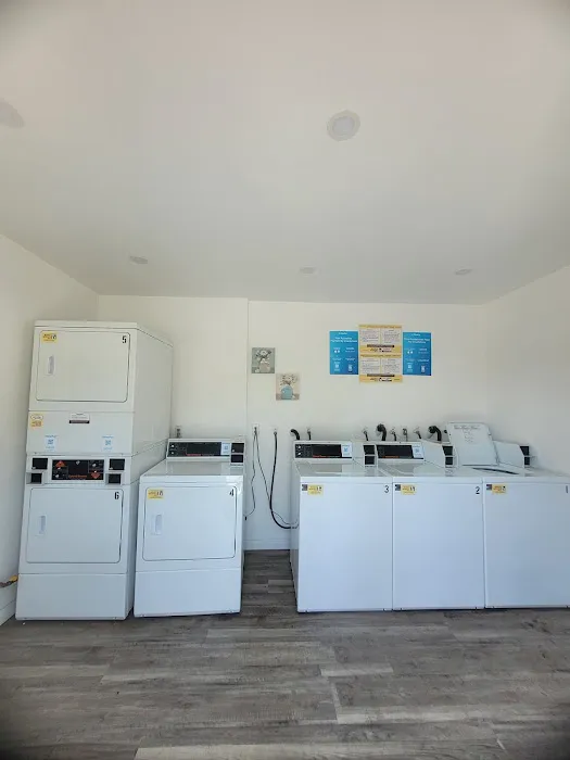 Avalon Mobile Home Park Picture 3