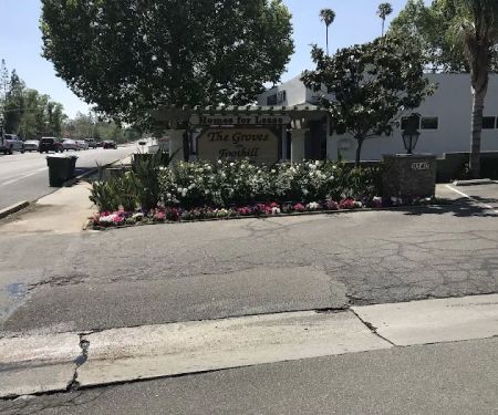 Foothill Mobile Manor