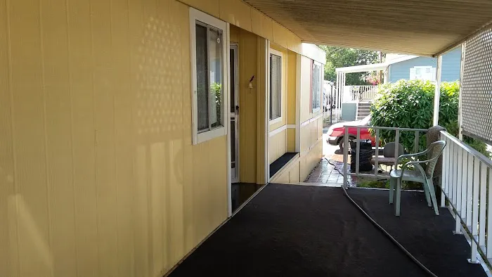Pines Mobile Home Park Picture 7