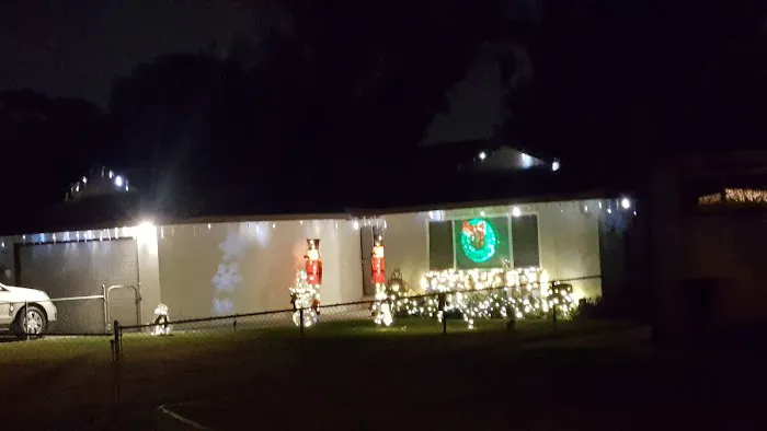 Pines Mobile Home Park Picture 3