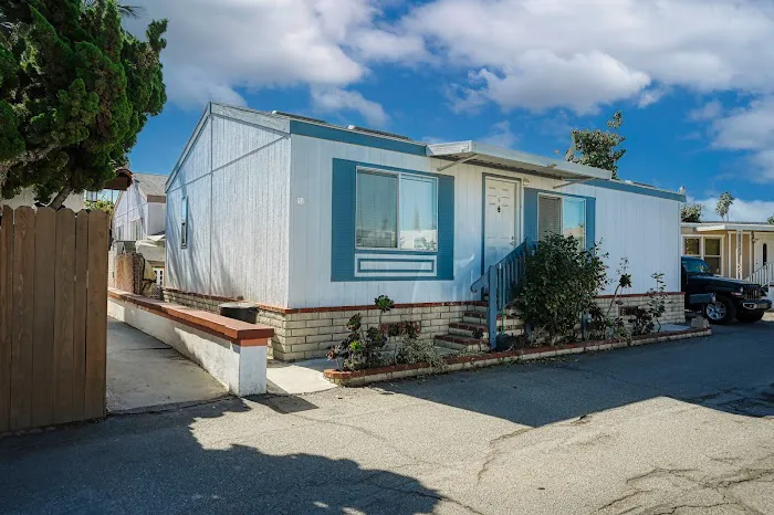 Tradewinds Mobile Home Park Picture 1