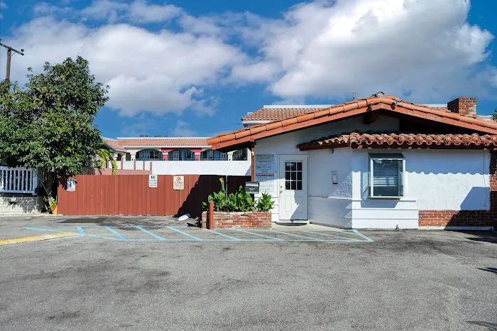Tradewinds Mobile Home Park Picture 5
