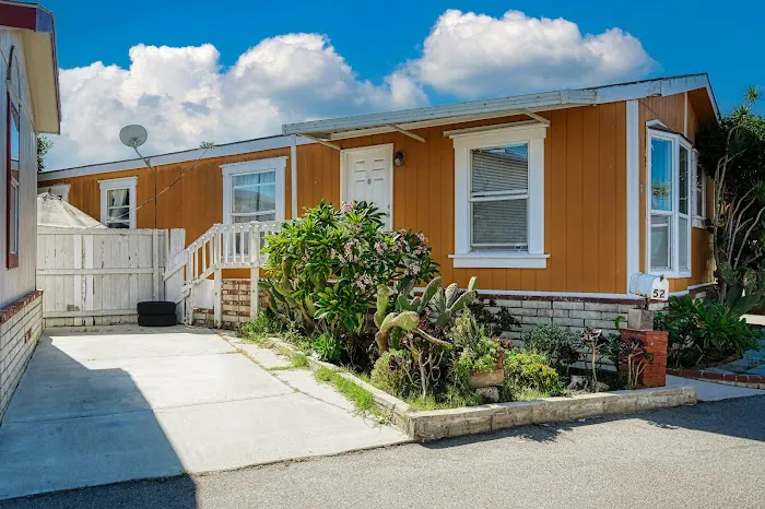 Tradewinds Mobile Home Park Picture 4