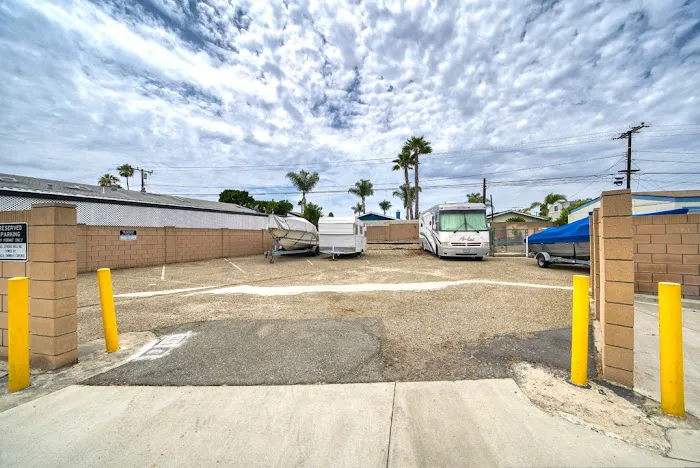 Rancho Huntington Mobile Home Estates Picture 4