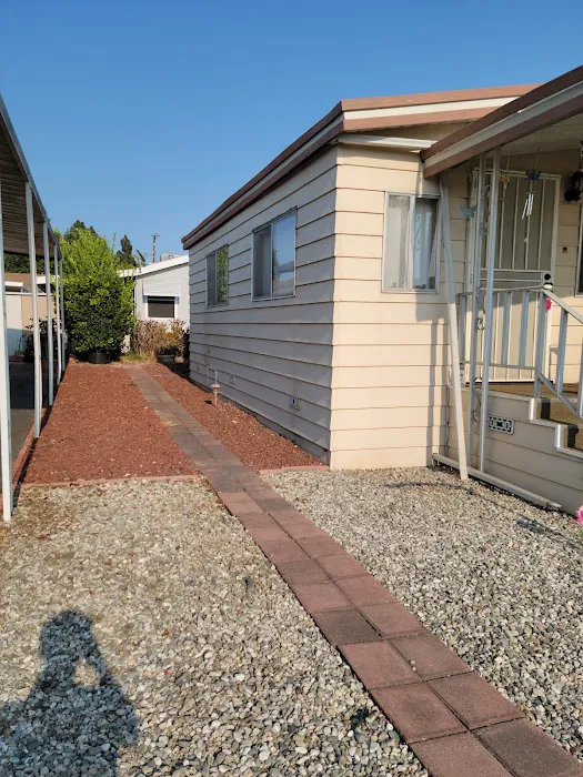Magic Lamp Mobilehome Community Picture 4