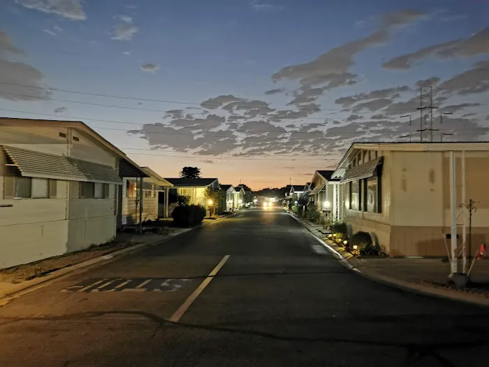 Villa Nova Mobile Home Park Picture 6