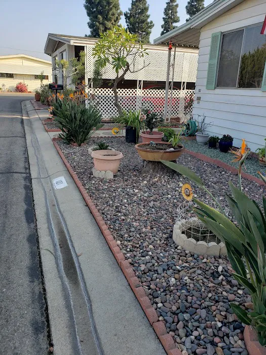 Villa Nova Mobile Home Park Picture 10