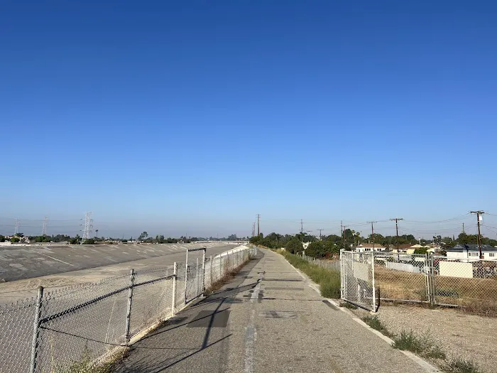 Rio Vista Mobile Home Park Picture 8