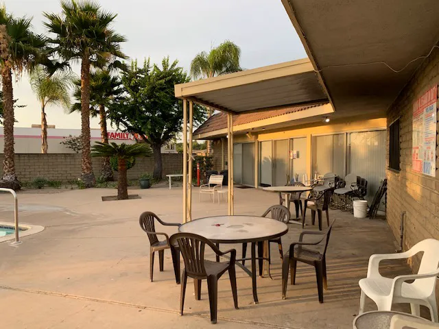 LA Metro/Aztec Mobile Estates Picture 8