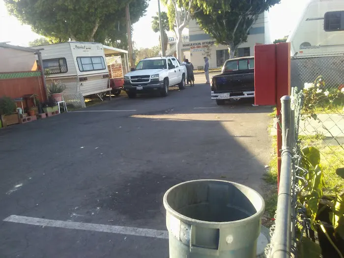 Vagabond Villa Mobile Park Picture 2