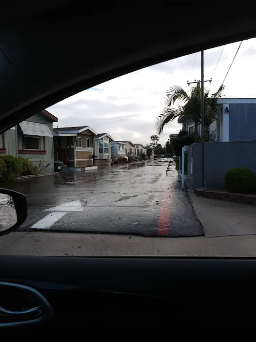 Caravan Mobile Home Park Picture 3