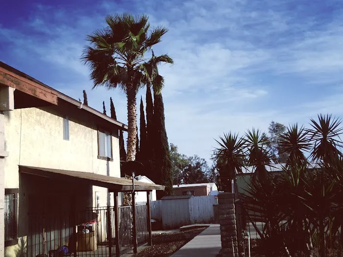 Bloomington Mobile Home Park Picture 7