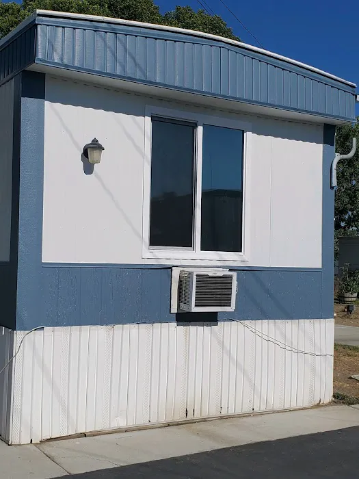 Log Cabin Mobile Home Park Picture 3