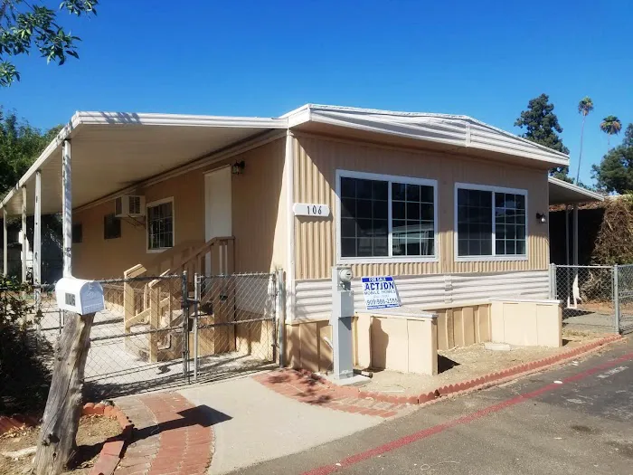 Orangewood Park-Mobile Homes Picture 7