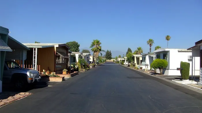 Rancho Rialto Mobile Home Park Picture 4