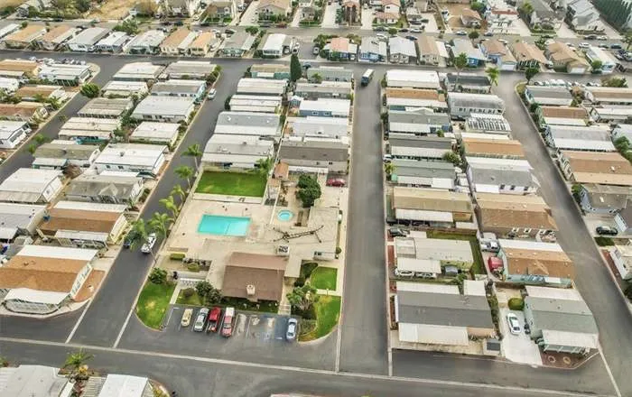 Villa Huntington MH Estates Picture 5