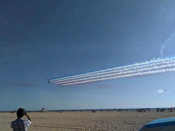 Huntington By The Sea Picture 1