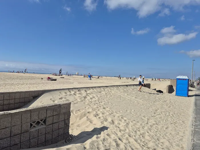 Huntington By The Sea Picture 6