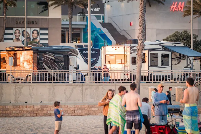 Huntington Beach RV Campground Picture 9