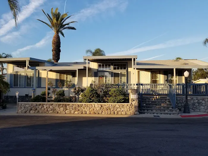 Thunderbird Villa Mobile Home Park Picture 10