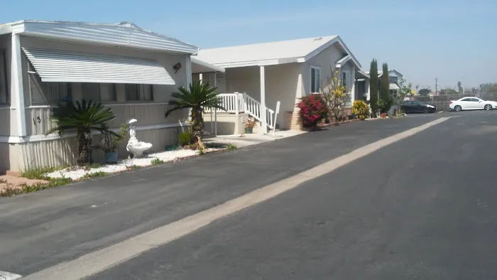 Friendly Village Mobile Home Park Picture 8