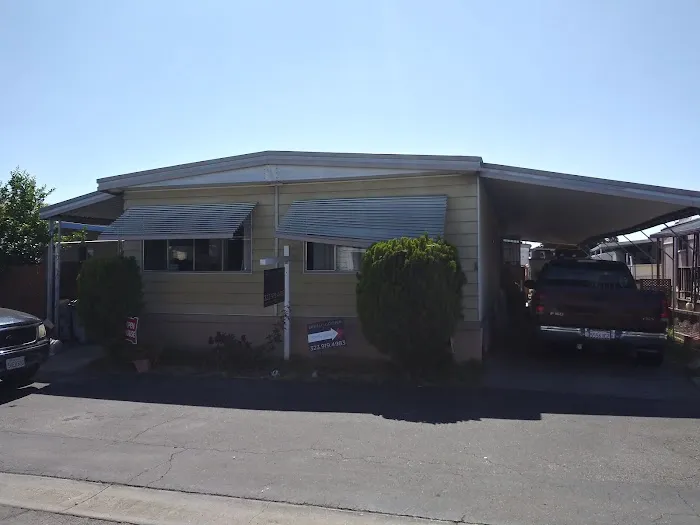 Friendly Village Mobile Home Park Picture 7