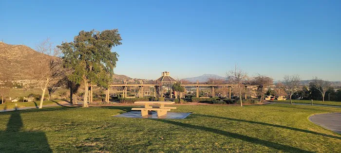 Sycamore Park Picture 5