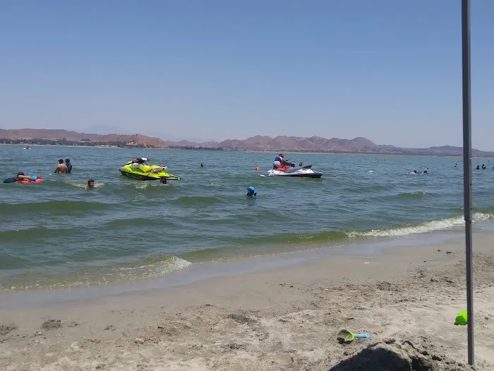 Crane Lakeside Park & RV Resort Picture 1