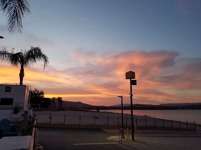 Crane Lakeside Park & RV Resort Picture 8