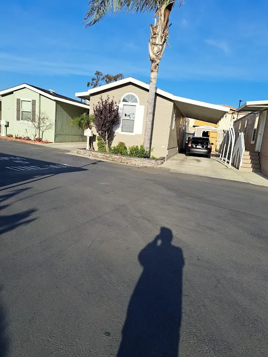 Paramount Mobile Village Picture 1